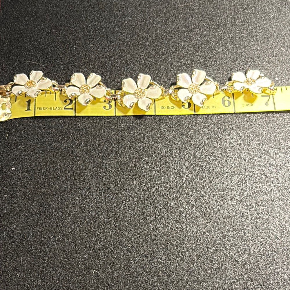 Floral Gold Bracelet - Picture 5 of 6
